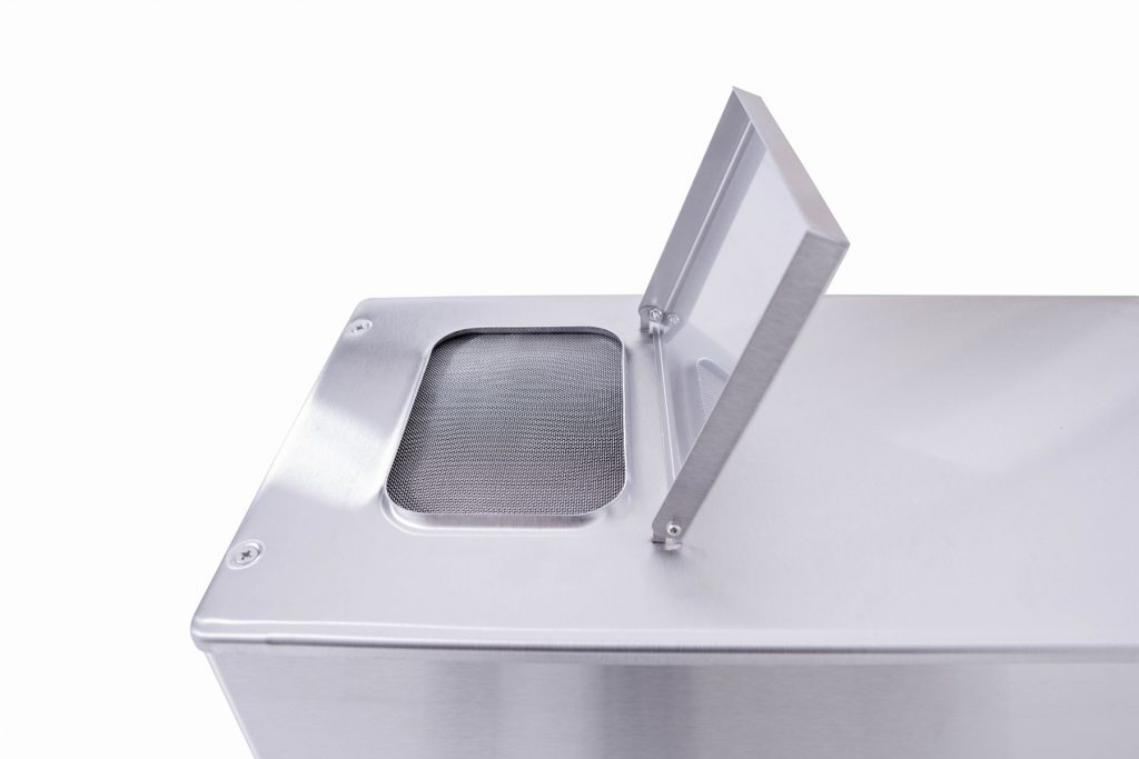 Einfüllöffnung mit Edelstahlsieb zum Schutz vor Schmutzpartikeln